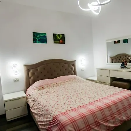 Marxhen In Center Apartment Tirana
