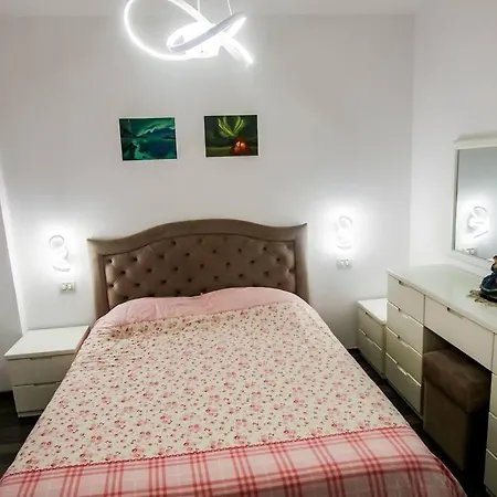 Marxhen In Center Apartment Tirana